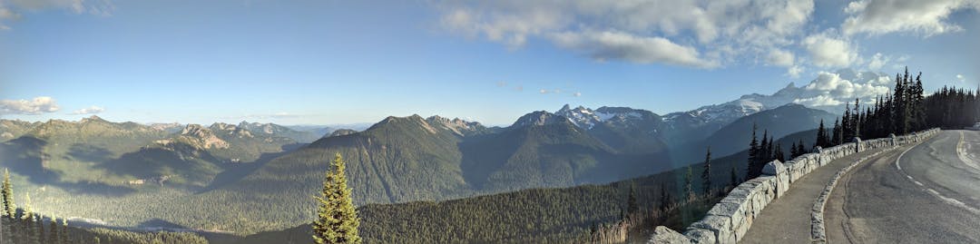 Panorama of the mountain ranges around Mount Rainier